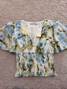 Abercrombie & Fitch Blue Floral V-Neck Smocked Waist Blouse